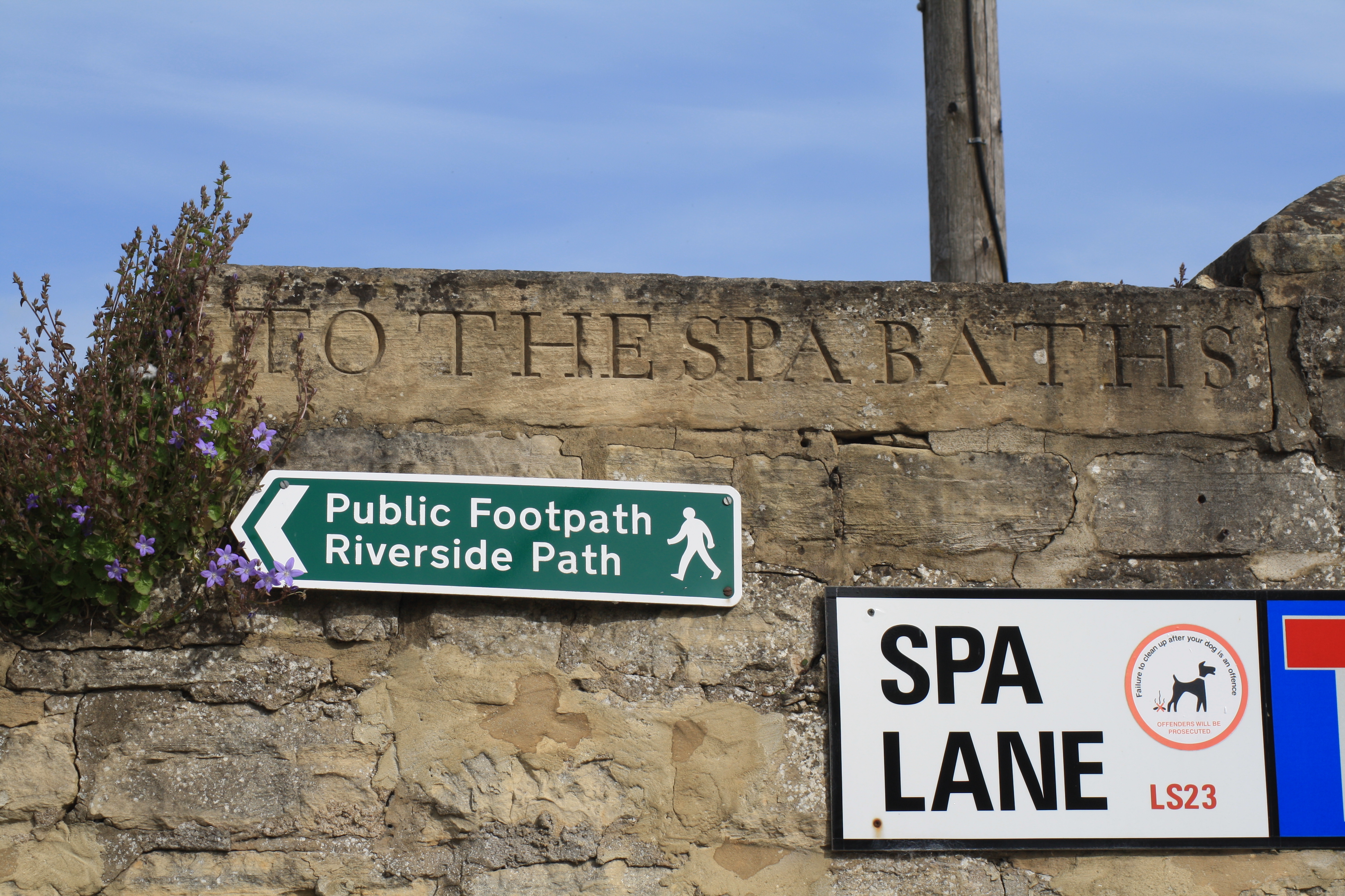 spa baths sign